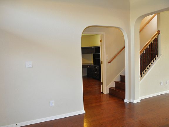 4th image of 15609 Belfin Dr