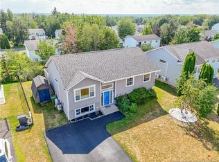 47 Dawson Dr, Oromocto, NB E2V4S9
