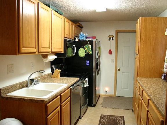 5th image of 430 Bridgman Ave