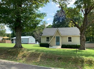 305 W Garretts Creek Rd, Westmoreland, TN 37186