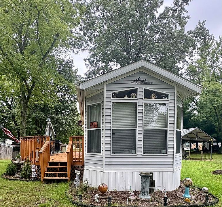 1st image of 8/25 Woodhaven Dr E