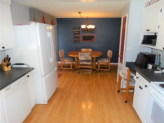 4th image of 10002 32nd St E