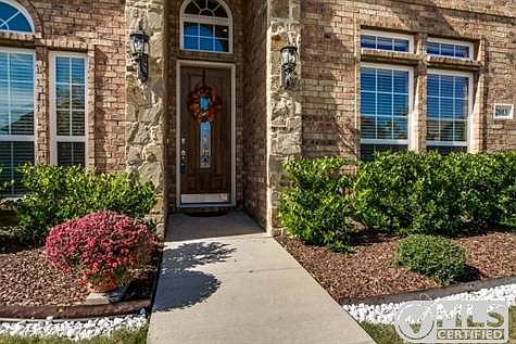3rd image of 2013 Gardenridge Dr