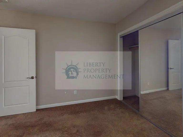 4008 Elmo Loop #D — Photo 10