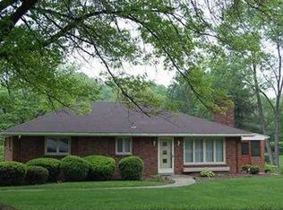 2357 Nevin Dr, Pittsburgh, PA