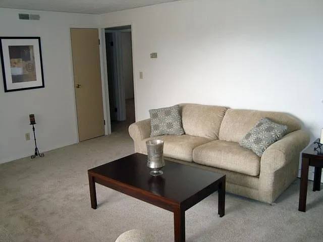 2912 Treeside St NW #E — Photo 8