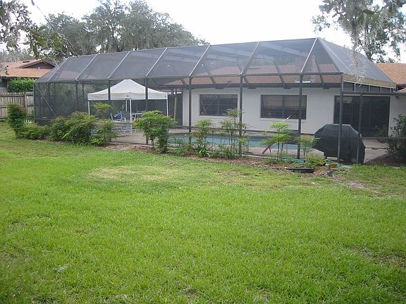 full screened pool area
