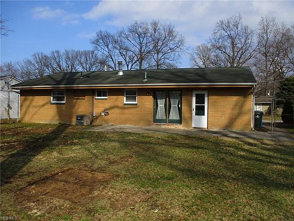 2nd image of 1400 Hollyview Dr