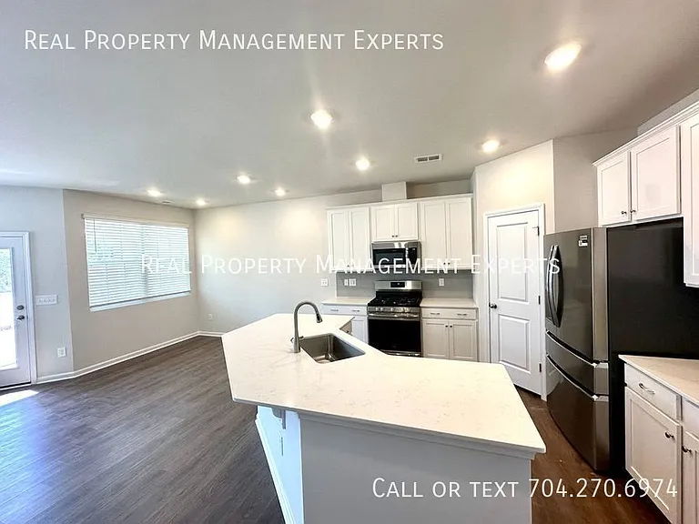 13123 Cottage Crest Ln — Photo 4