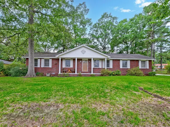 1214 Redeemer Dr, Hanahan, SC 29410