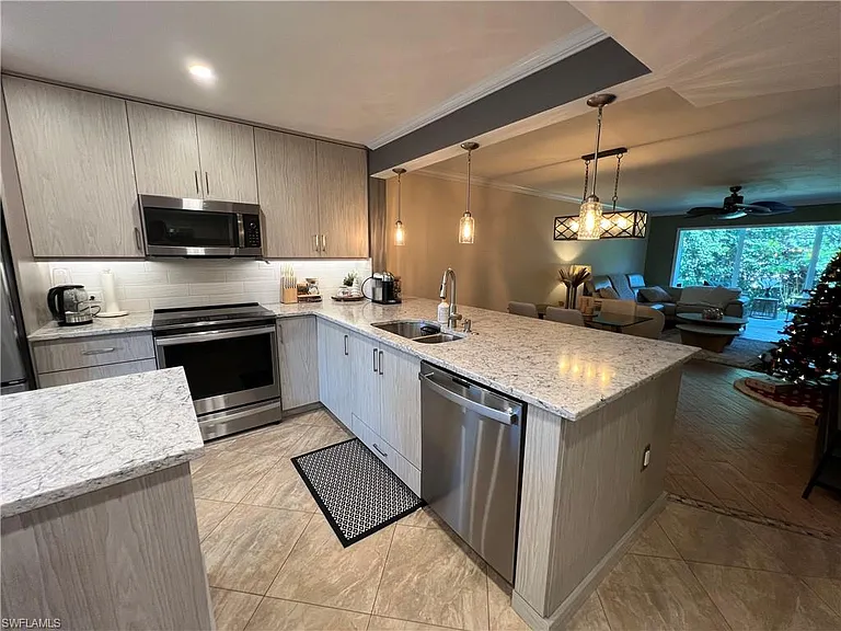 3051 Sandpiper Bay Cir #I102 — Photo 6
