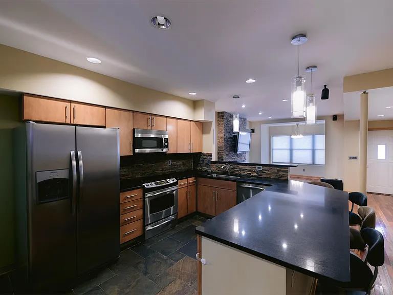 252 S Washington Ave — Photo 6