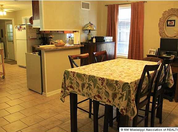 5th image of 2177 Mississippi Valley Blvd
