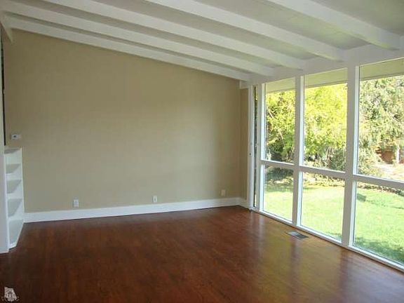 2nd image of 1024 Hillside Dr