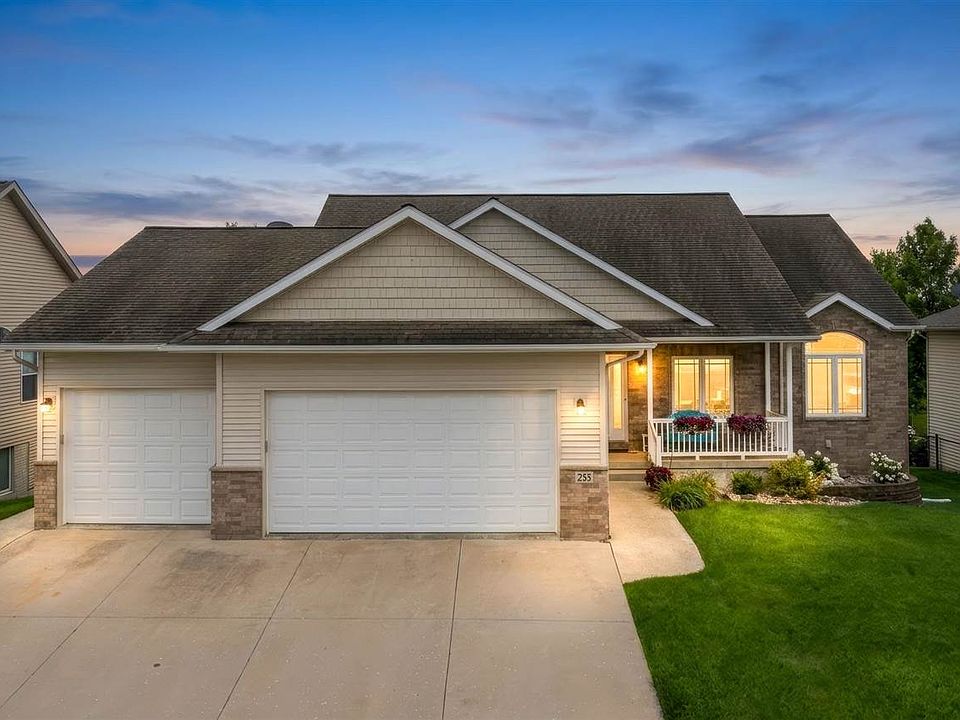 1st image of 255 Cambridge Way
