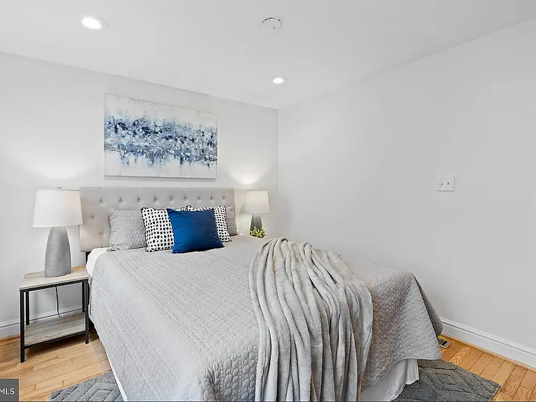 1711 William St — Photo 11