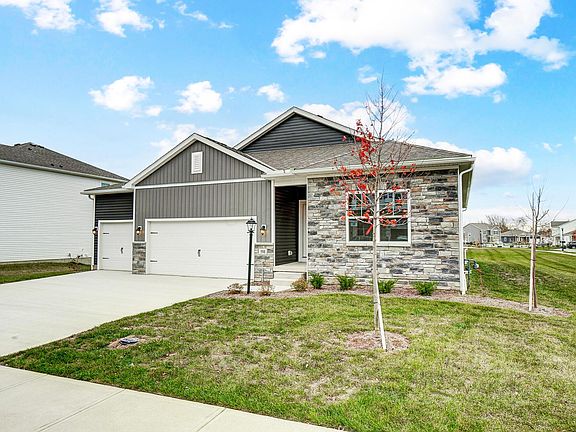 3rd image of 598 Penwell Dr