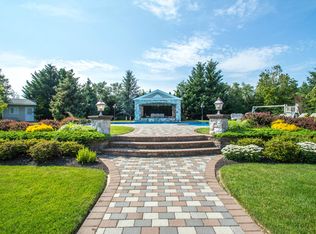 3 Mimosa St, Miller Place, NY 11764