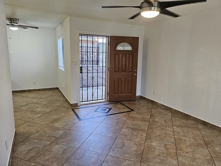 4003 E Moreland St #2 — Photo 2