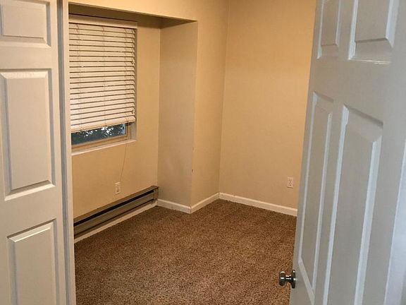 5th image of 3818 70th Ave NW #B