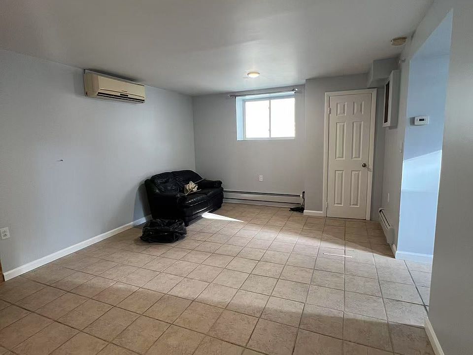 2nd image of 2279 W 6th St #L