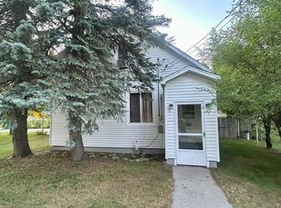 706 W Beech St, Gladwin, MI 48624