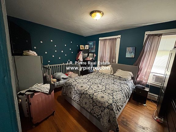 5th image of 509 Medford St APT 1
