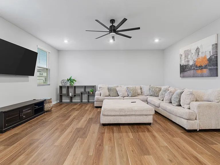 64 Brewster Dr — Photo 12