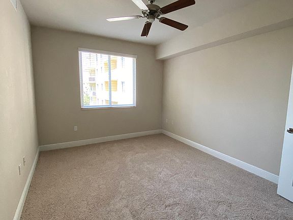 4th image of 1012 SE 15th St #624