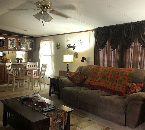 4th image of 200 N Willow Ct