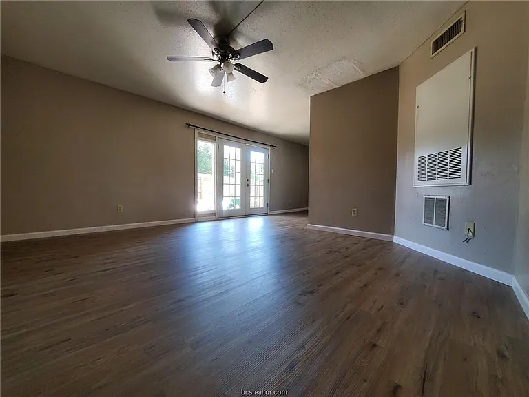 1020 Autumn Cir #A — Photo 7