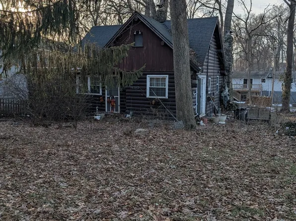 38282 N Hamilton Cir, Spring Grove, IL 60081