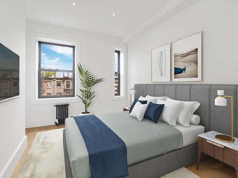 207 E 4th St #2B — Photo 1