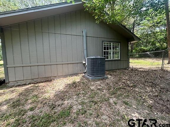 3rd image of 983 Nandena Rd