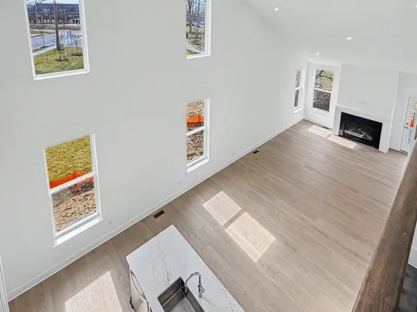 5374 Trail Vista Dr, West Bloomfield, MI 48323