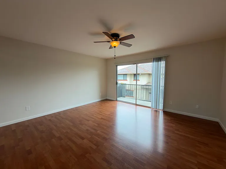 900 Alvarez Ave — Photo 17