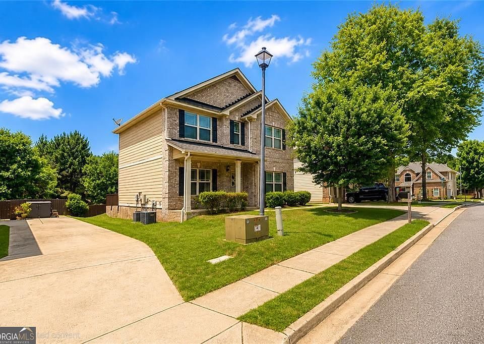 1st image of 14 Madrid Ave