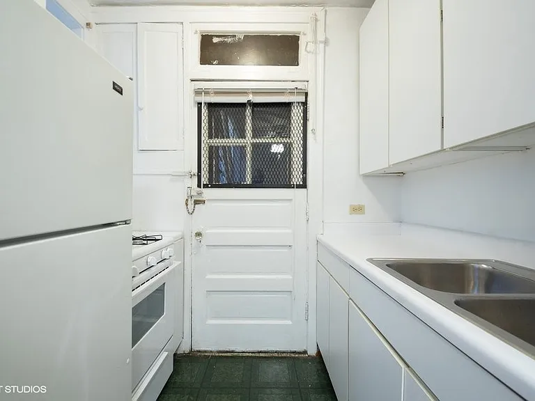 4437 N Wolcott Ave — Photo 6