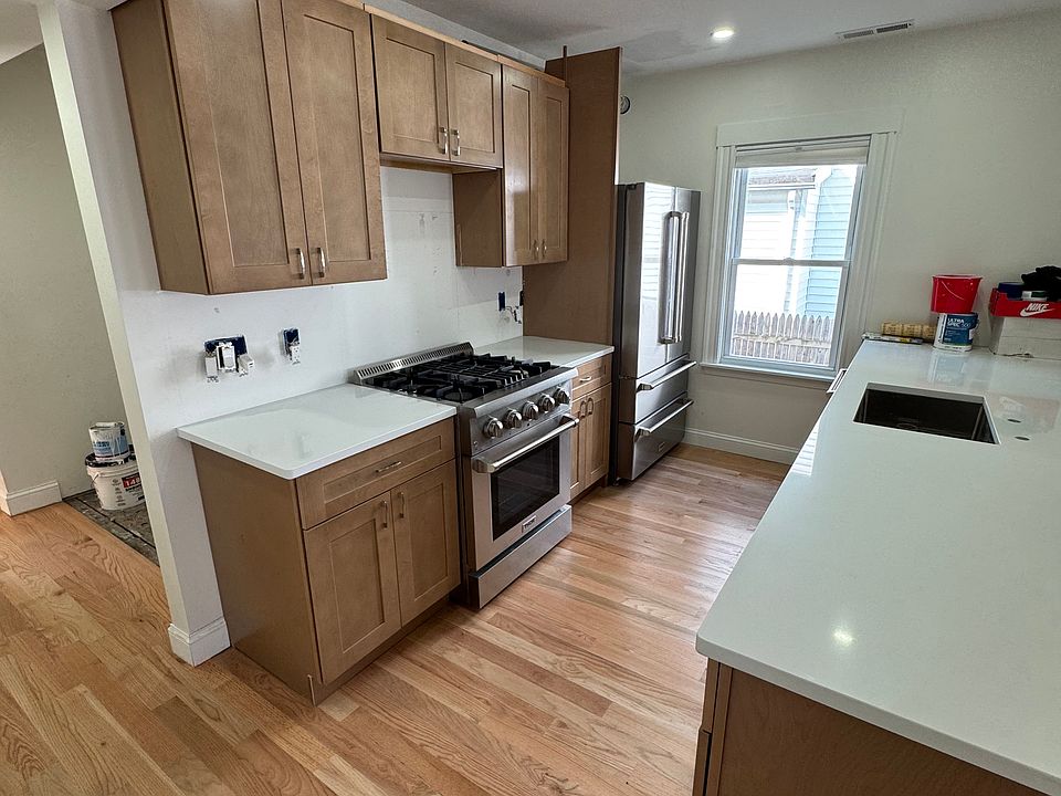 2nd image of 194 Cedar St #1R