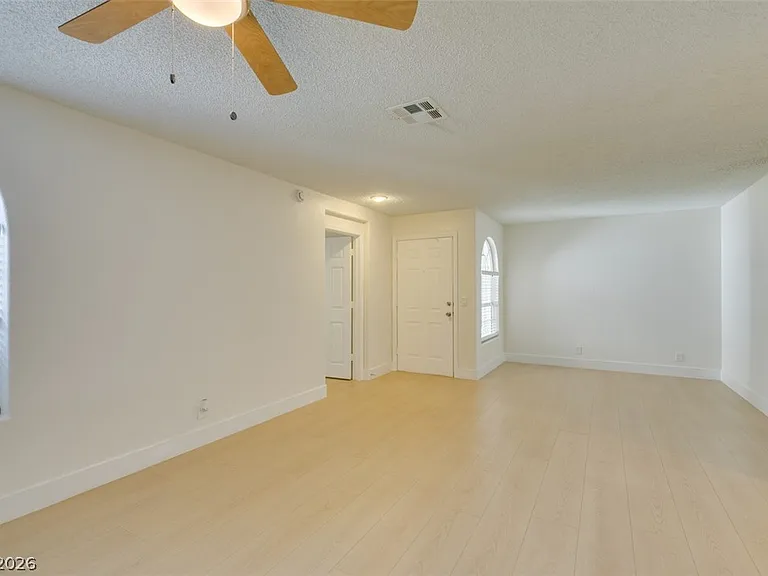 1800 Edmond St #124 — Photo 28