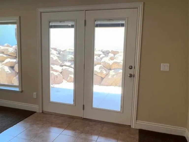 2049 W Sunflower Ln — Photo 33