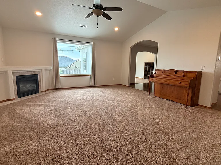 4304 Jasper St — Photo 4