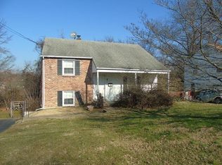 4755 Park Ln, Aston, PA 19014