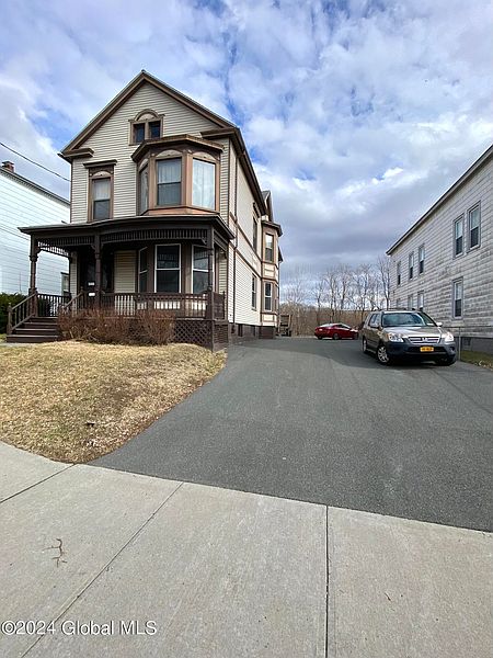 2nd image of 1384 3rd Street