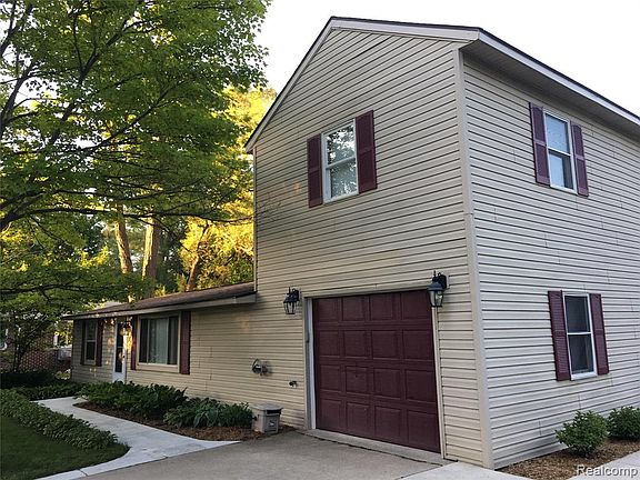 2nd image of 937 Vernita Dr