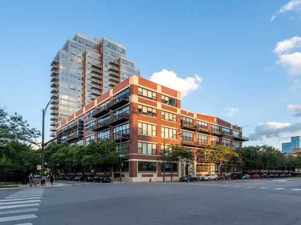 1601 S Indiana Ave APT 402, Chicago, IL 60616