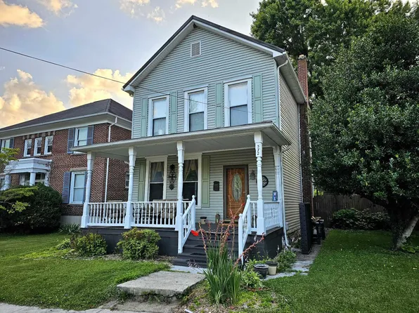 572 Oak St NW, Norton, VA 24273