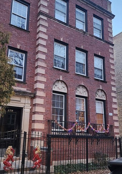 1st image of 2714 W Ainslie St