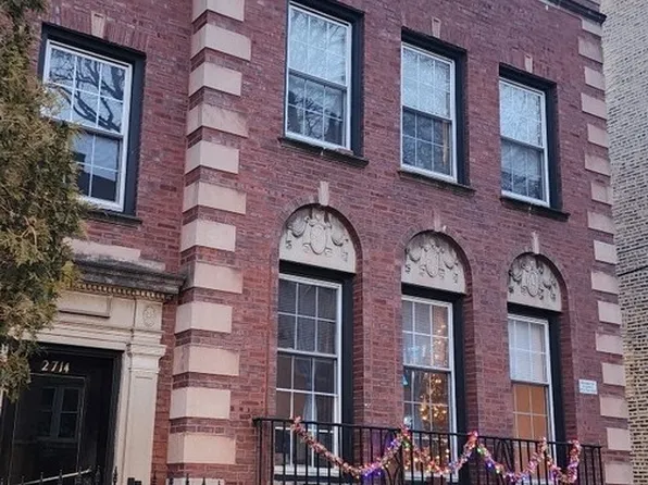 2714 W Ainslie St, Chicago, IL 60625