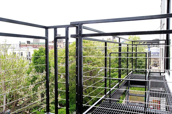 Rented by Rennit Inc. | media 50